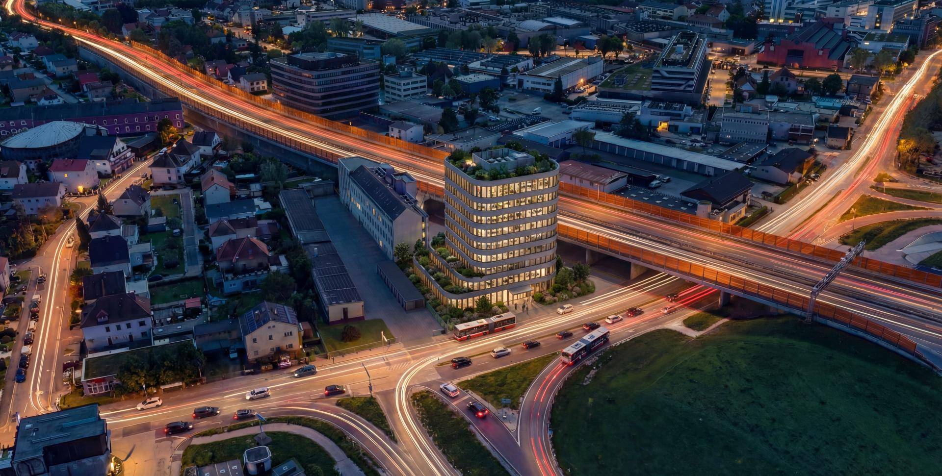 Außenansicht bei Nacht