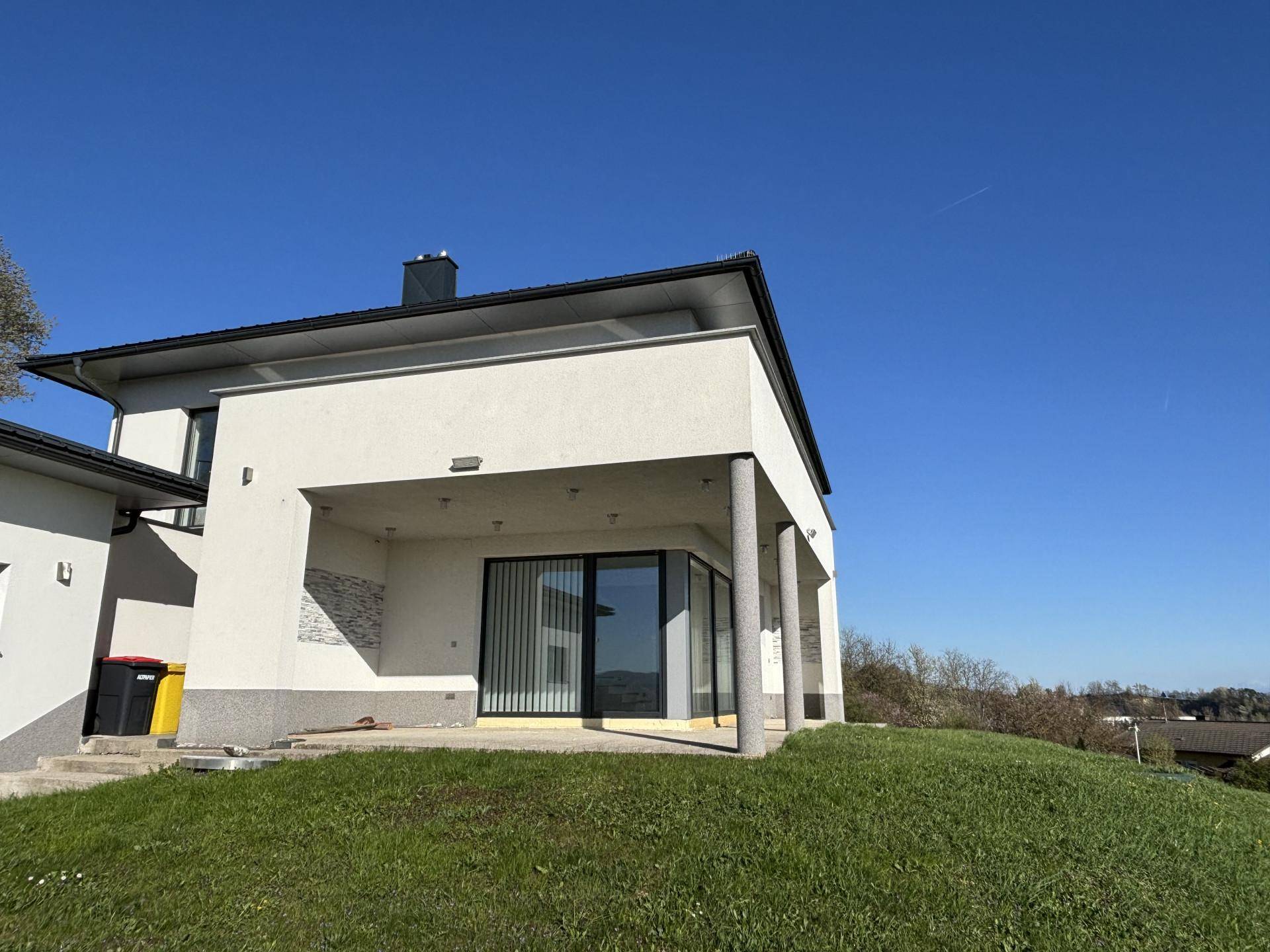 Modernes Einfamilienhaus - traumhafte Aussichtslage! - Ansicht 3