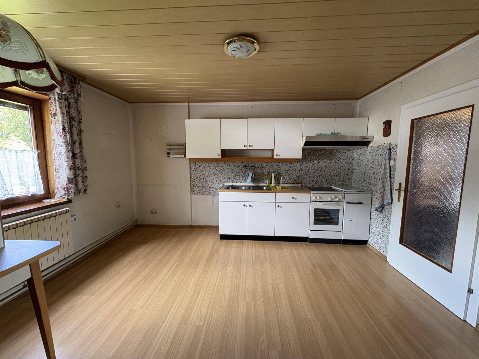 Einfamilienhaus mit großen Garten am Waldrand - Widok 3