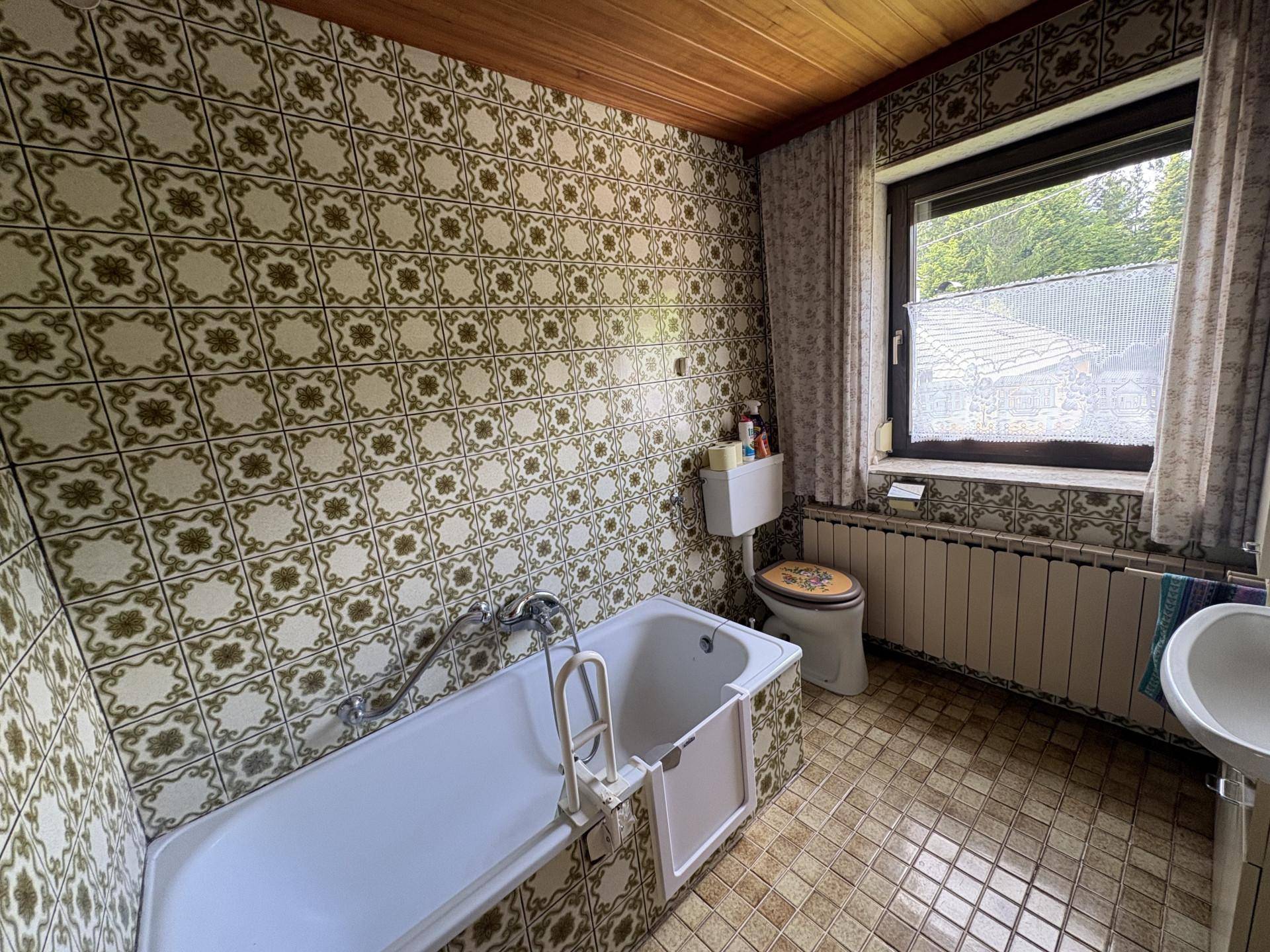 Einfamilienhaus mit großen Garten am Waldrand - Widok 6
