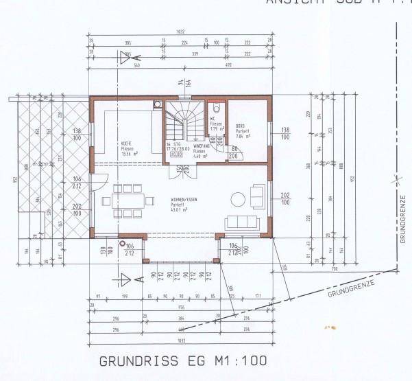 Grundriss des Erdgeschosses mit offenem Wohn-Essbereich, Küche und Gäste-WC.