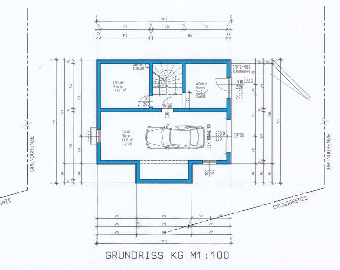 Grundriss des Kellergeschosses mit Garage, Technikraum und Vorratsraum.