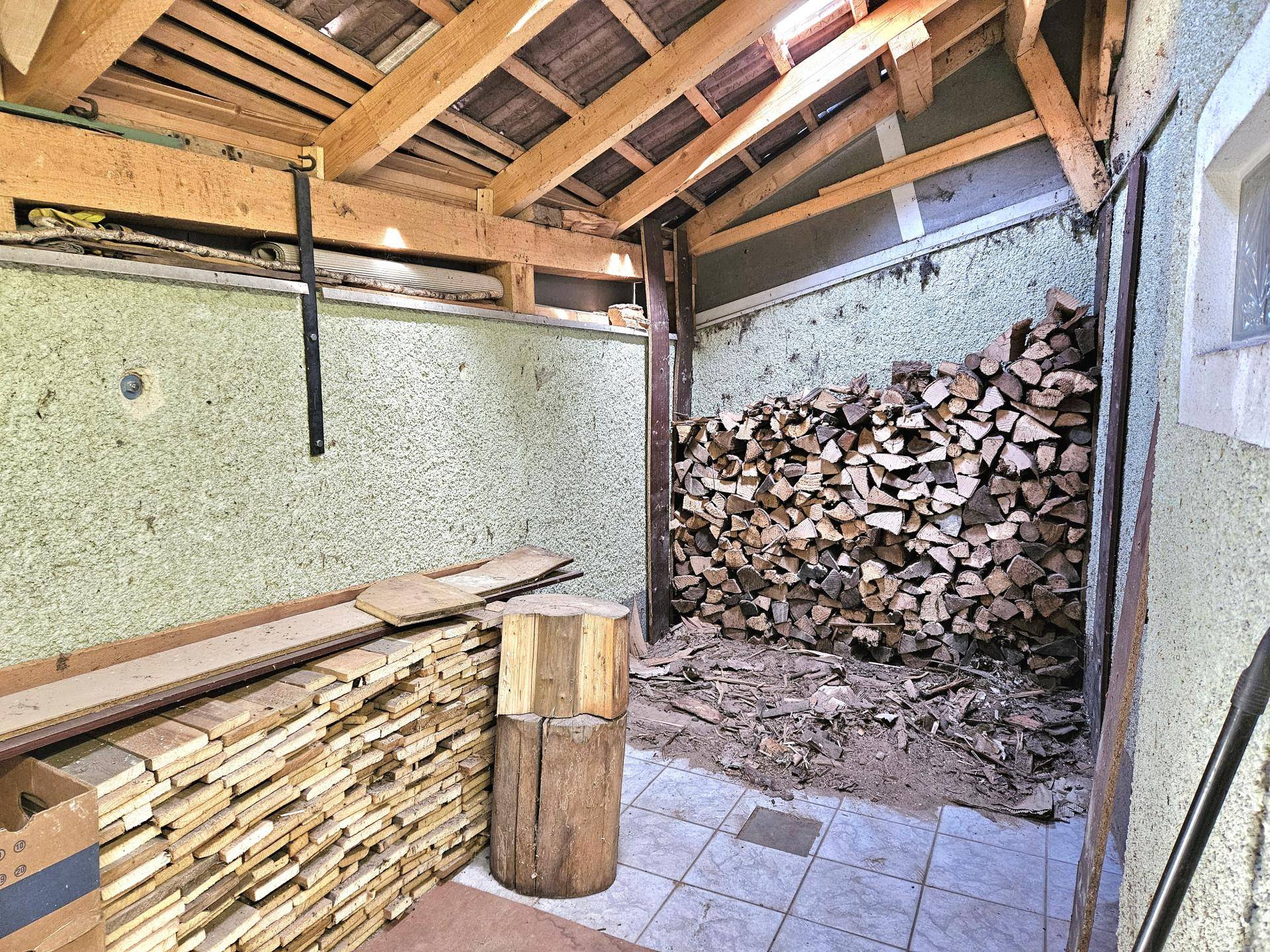 Kleines Markthaus mit Carport und kleinem Garten - Ansicht 5