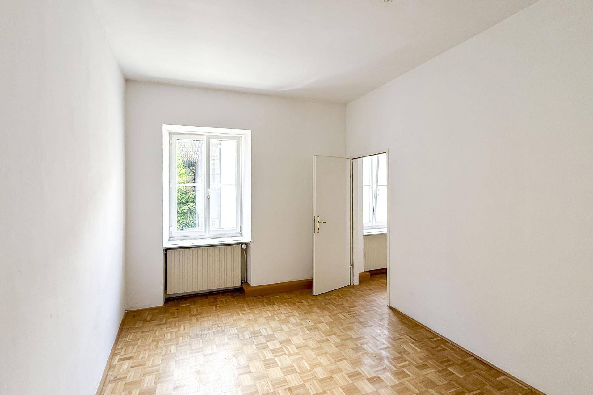 Stadthaus im Zentrum mit Entwicklungspotenzial &amp; Bestandserträgen - Ansicht 2