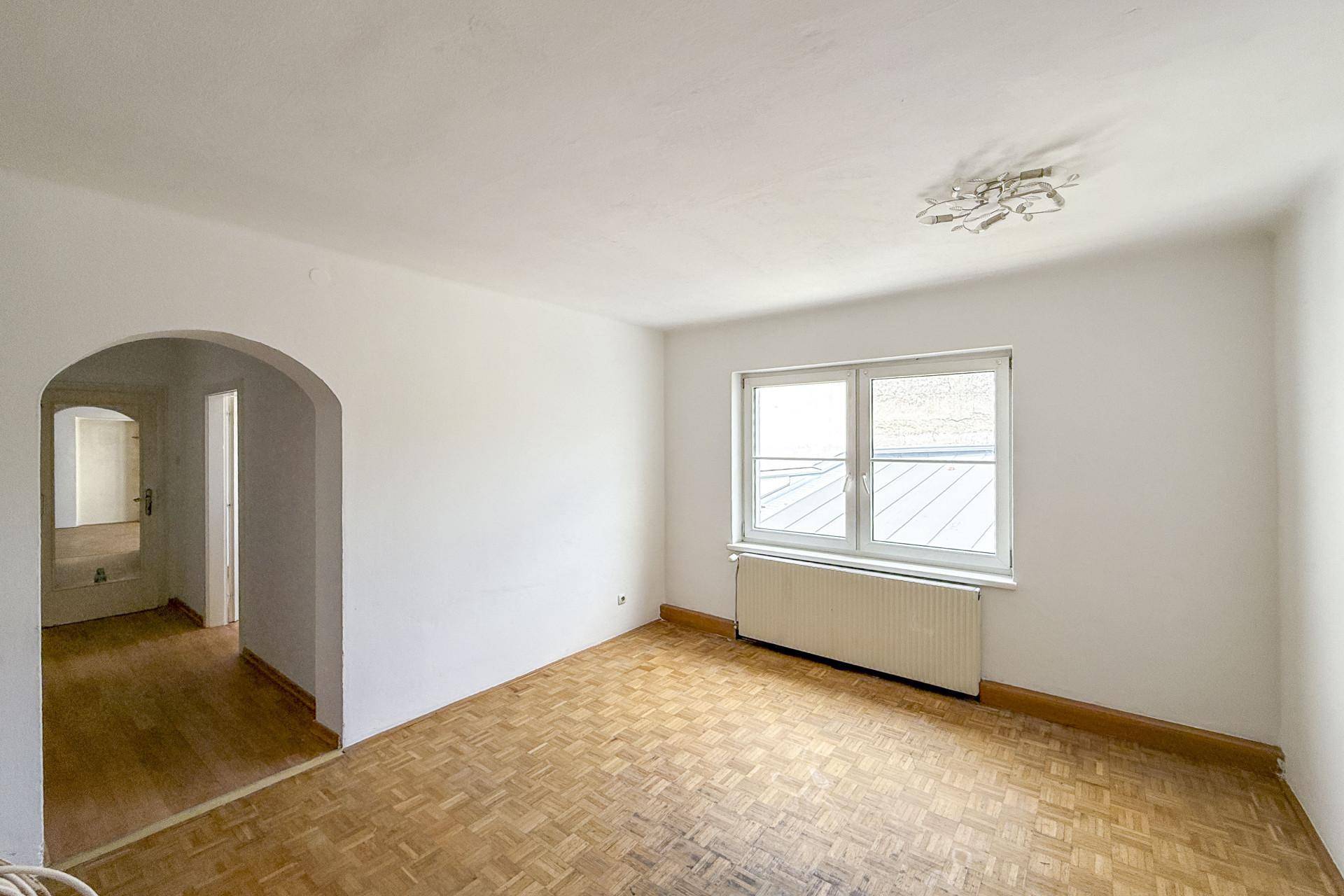 Stadthaus im Zentrum mit Entwicklungspotenzial &amp; Bestandserträgen - Ansicht 3