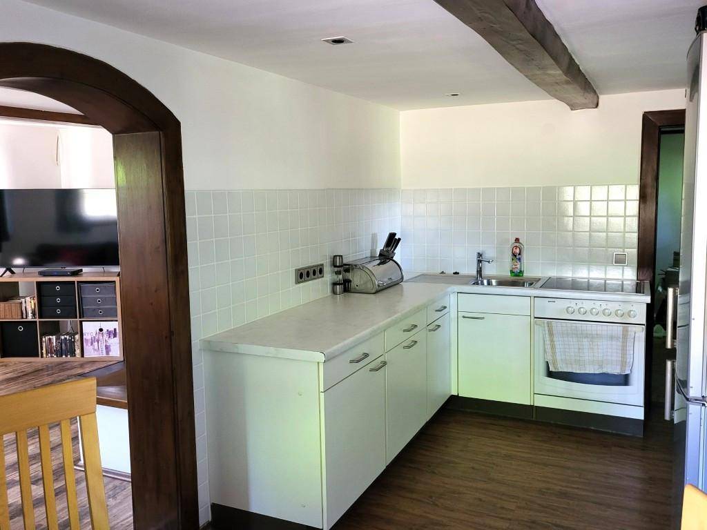Charmantes Holzhaus mit Potenzial in ländlicher Lage – pohled 5