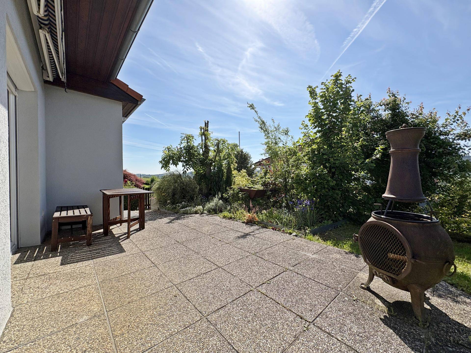 Stilvolles Viertelhaus in ruhiger Lage mit traumhaften Weitblick! - Więcej