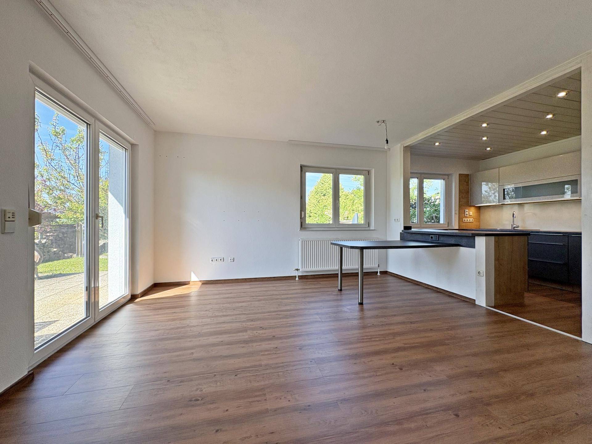 Stilvolles Viertelhaus in ruhiger Lage mit traumhaften Weitblick! - Widok 4