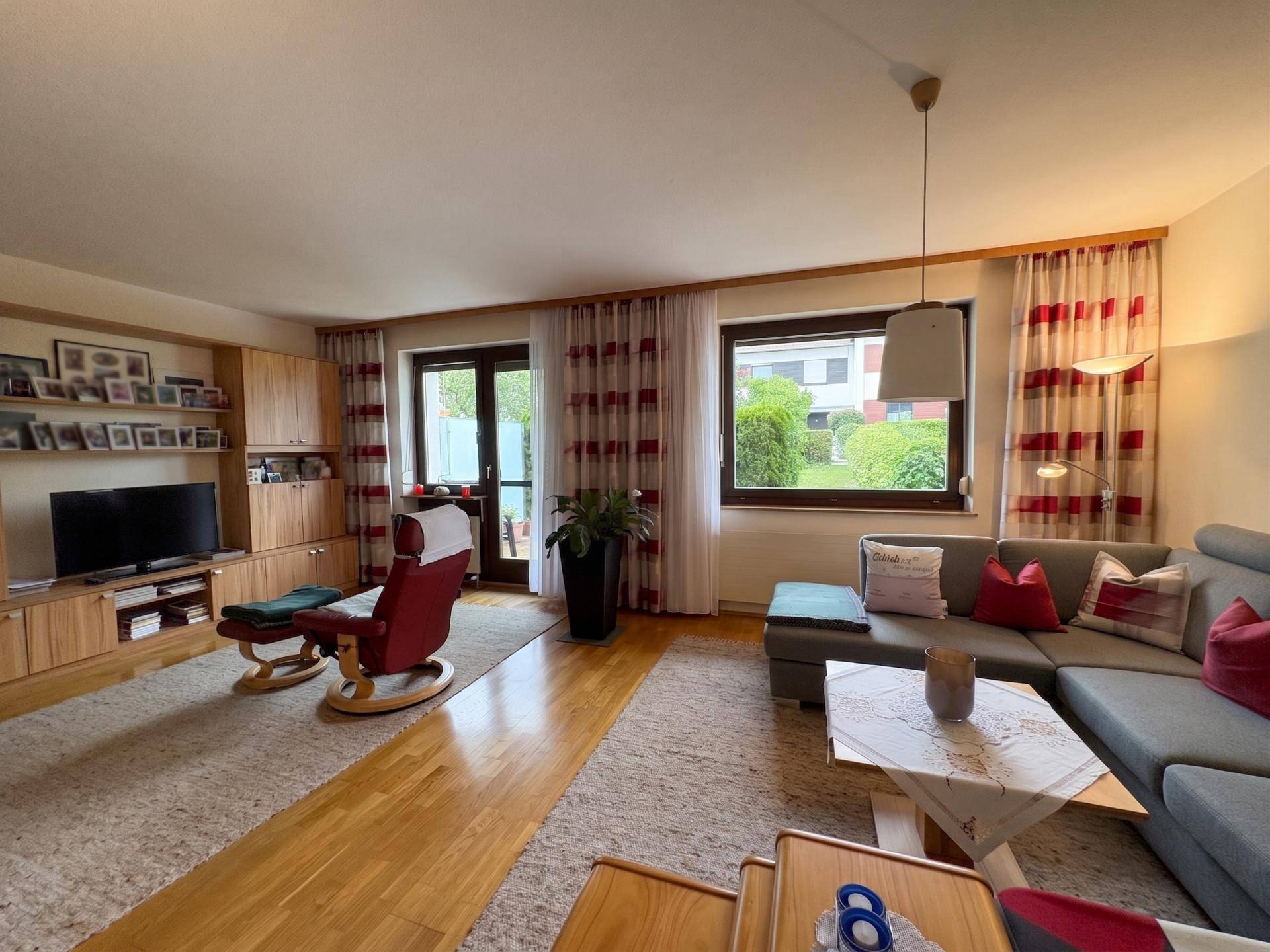 Gepflegtes Reihenhaus mit Garage am Stadtrand - Widok 2