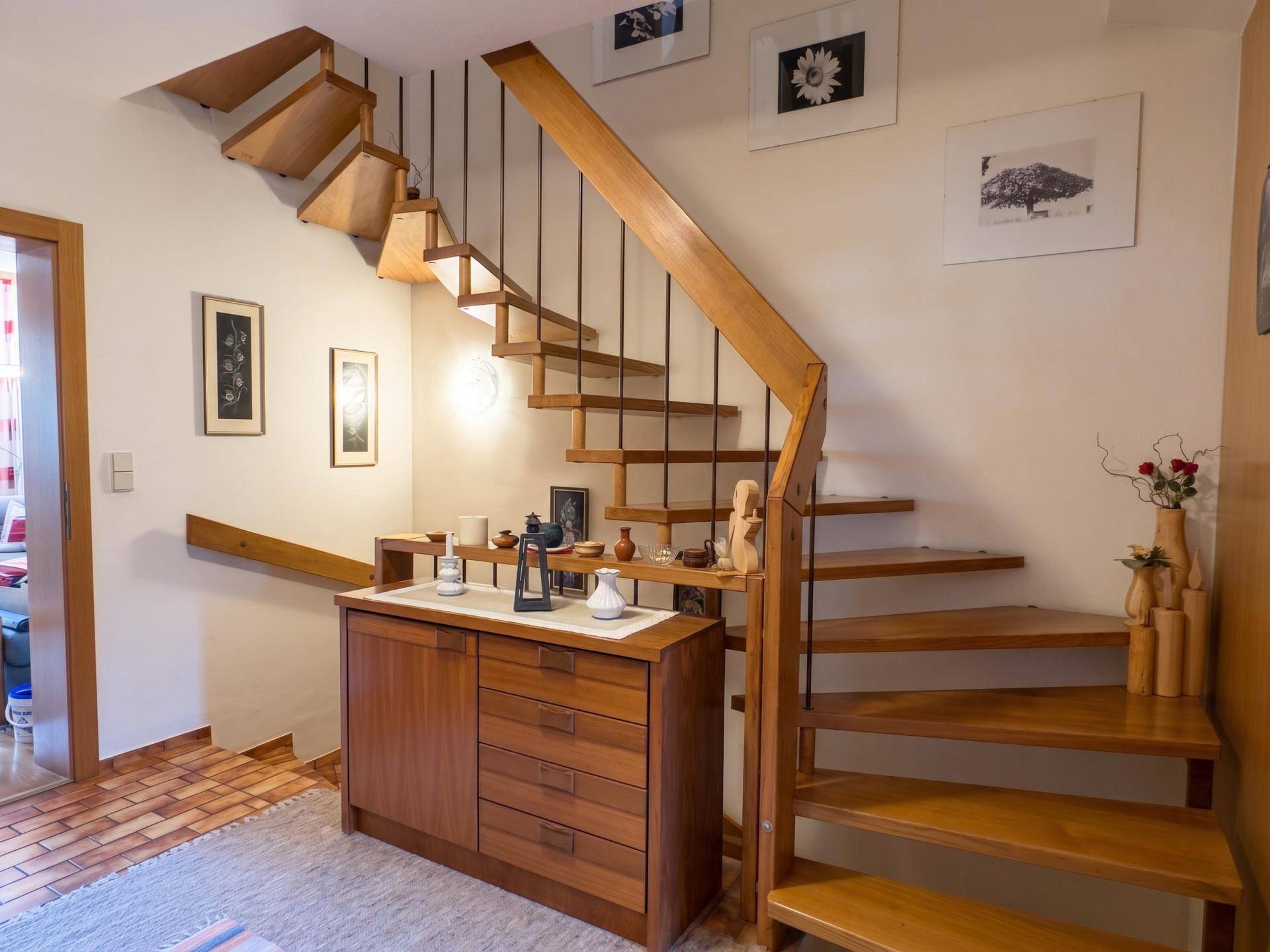 Gepflegtes Reihenhaus mit Garage am Stadtrand - Widok 6