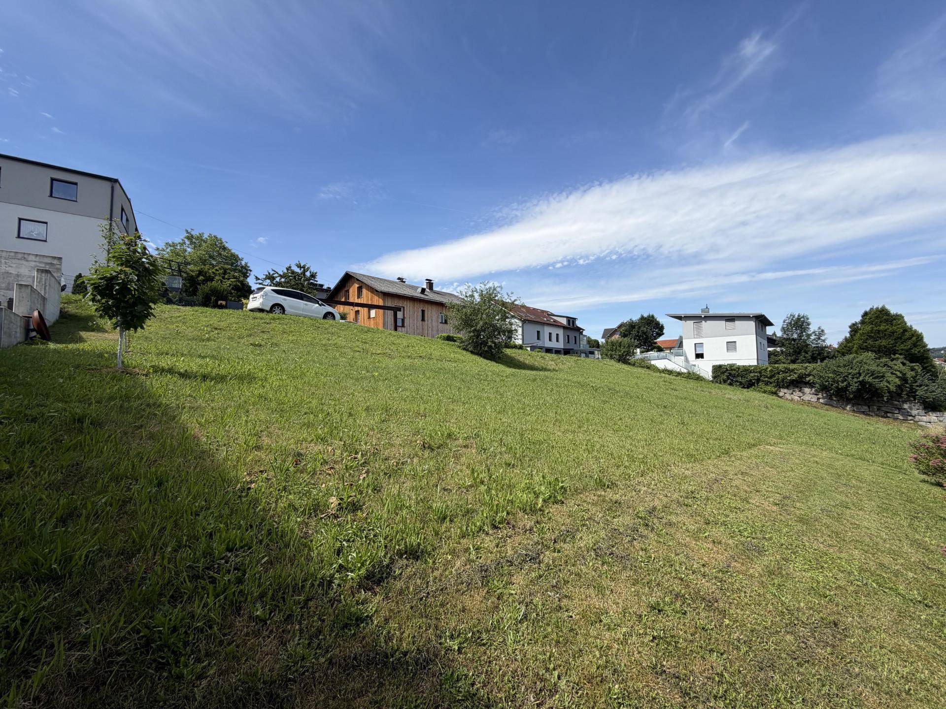 Aussichtslage. Unverbaubar. Siedlungslage- Baugrundstück auch für Bauträger geeignet! – pohled 2