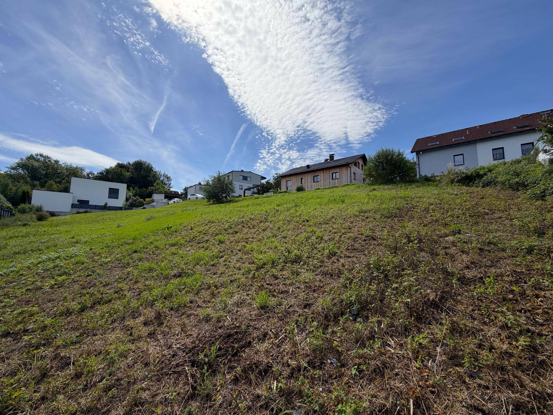 Aussichtslage. Unverbaubar. Siedlungslage- Baugrundstück auch für Bauträger geeignet! – pohled 4