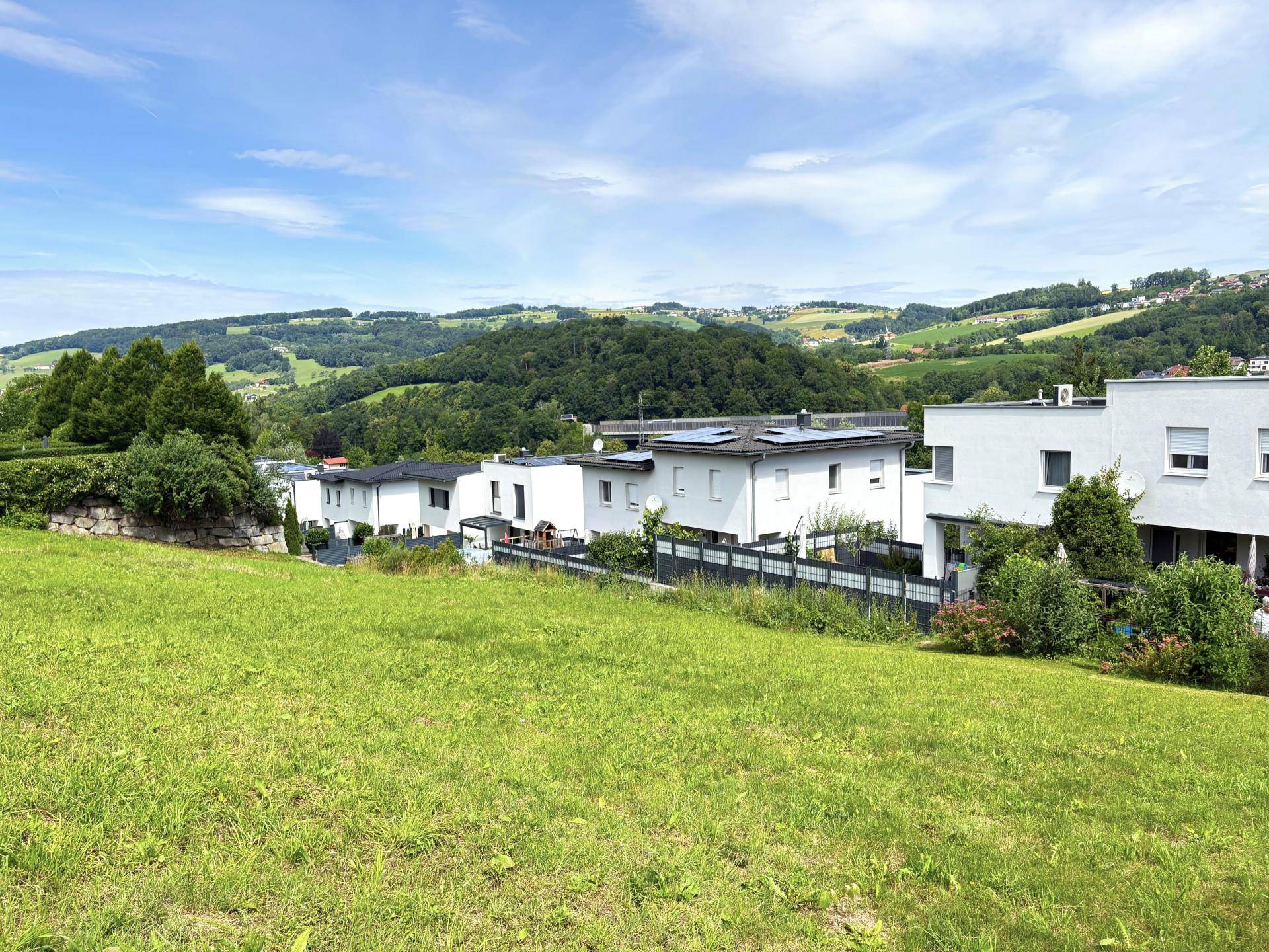 Aussichtslage. Unverbaubar. Siedlungslage- Baugrundstück auch für Bauträger geeignet! – další