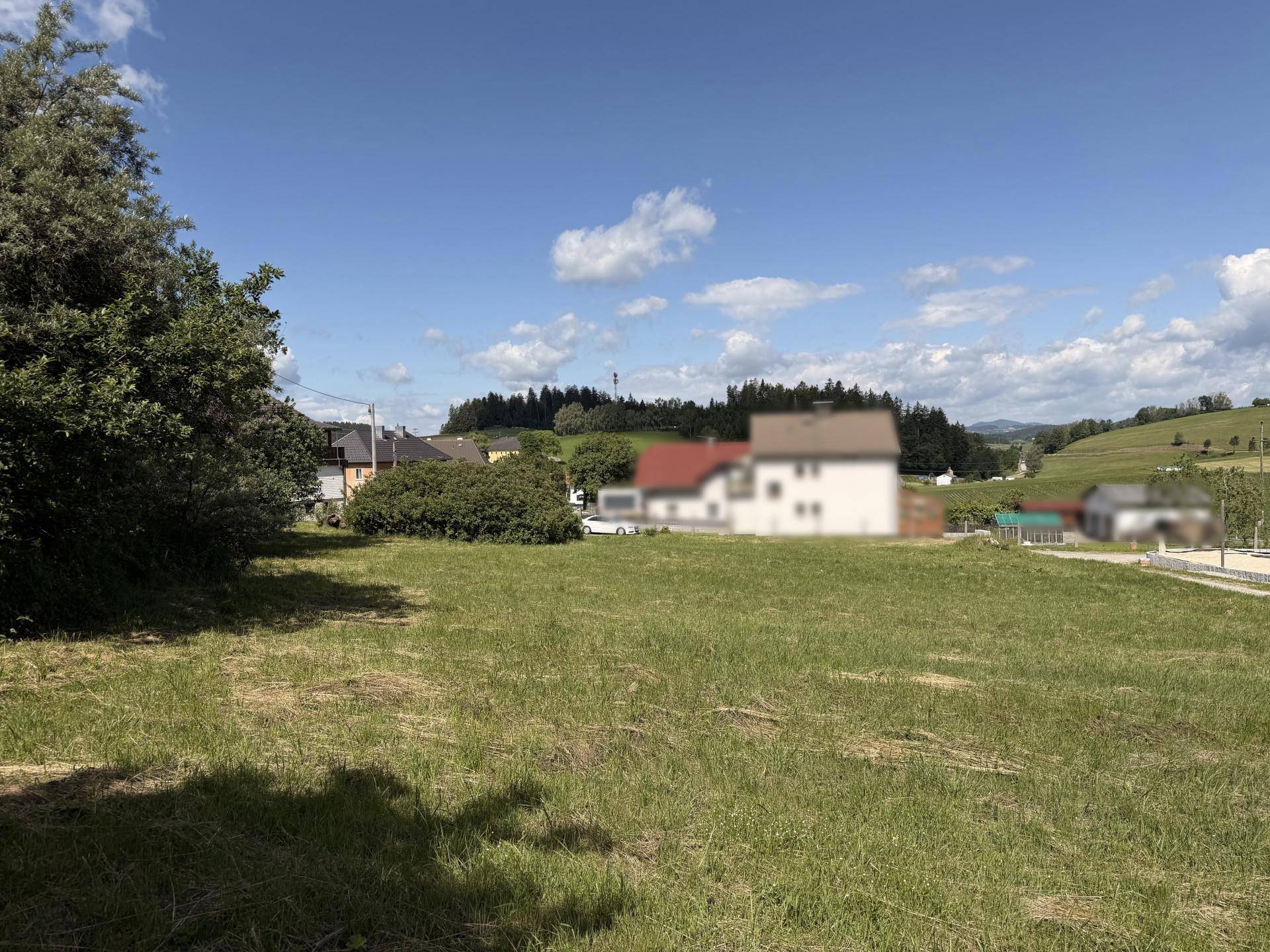 Grundstück