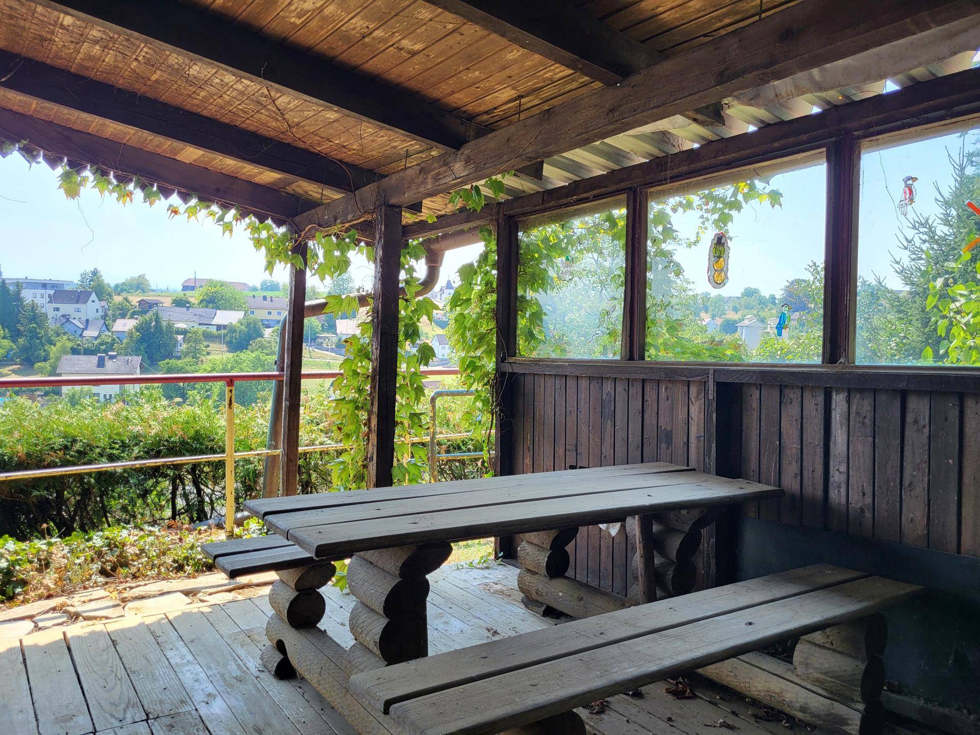 Sitzplatz Gartenhütte 1