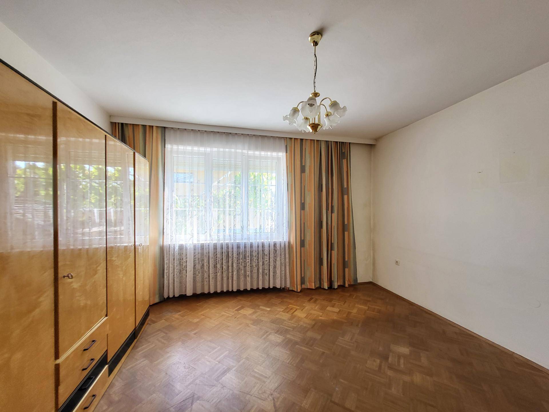 Schlafraum_1O.G_Bild 1