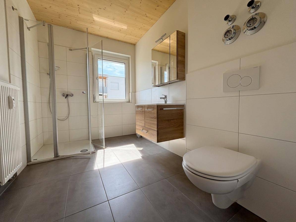 Lindenweg 11 TOP 7 Badezimmer