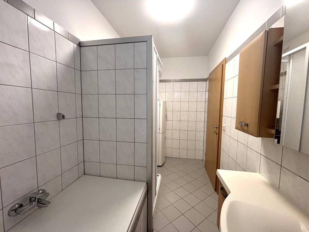Badezimmer Ansicht 2