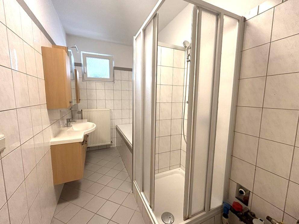 Badezimmer Ansicht 1
