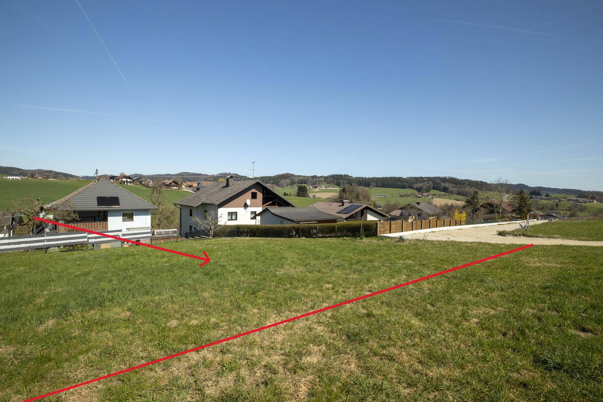 Blick auf Grundstück