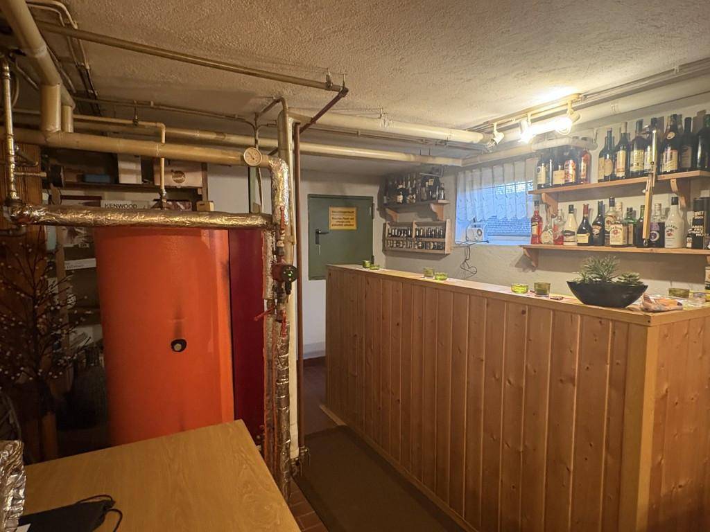 Heizraum mit Kellerbar