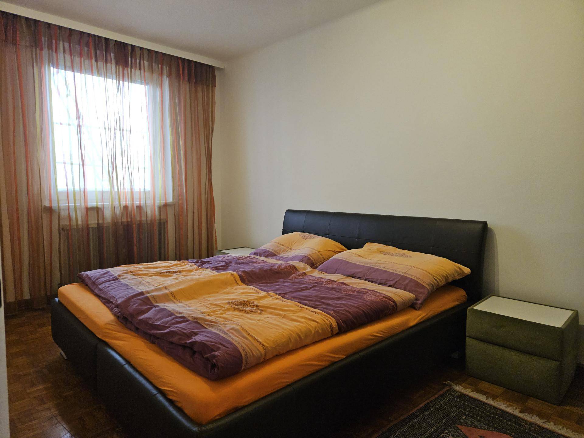 Schlafzimmer 1