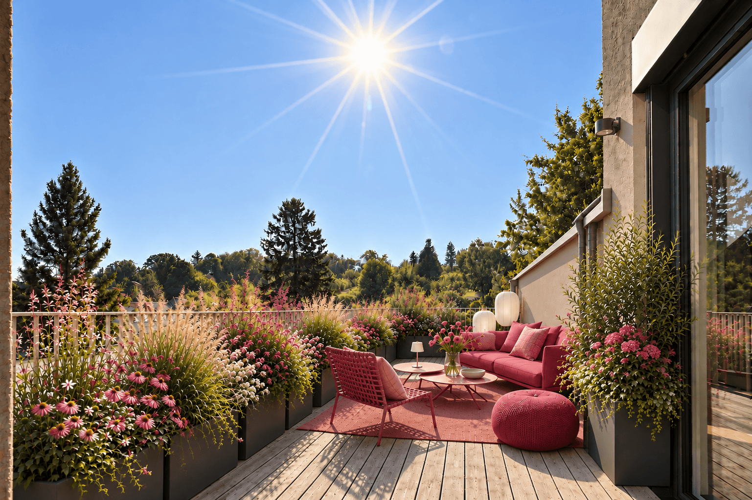 Sonnige Terrasse mit bequemen Gartenmöbeln und üppiger Bepflanzung.