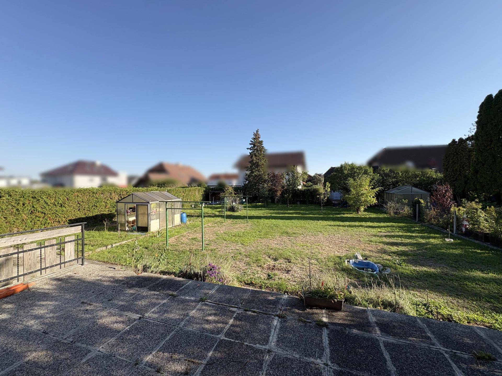 Terrasse und Garten