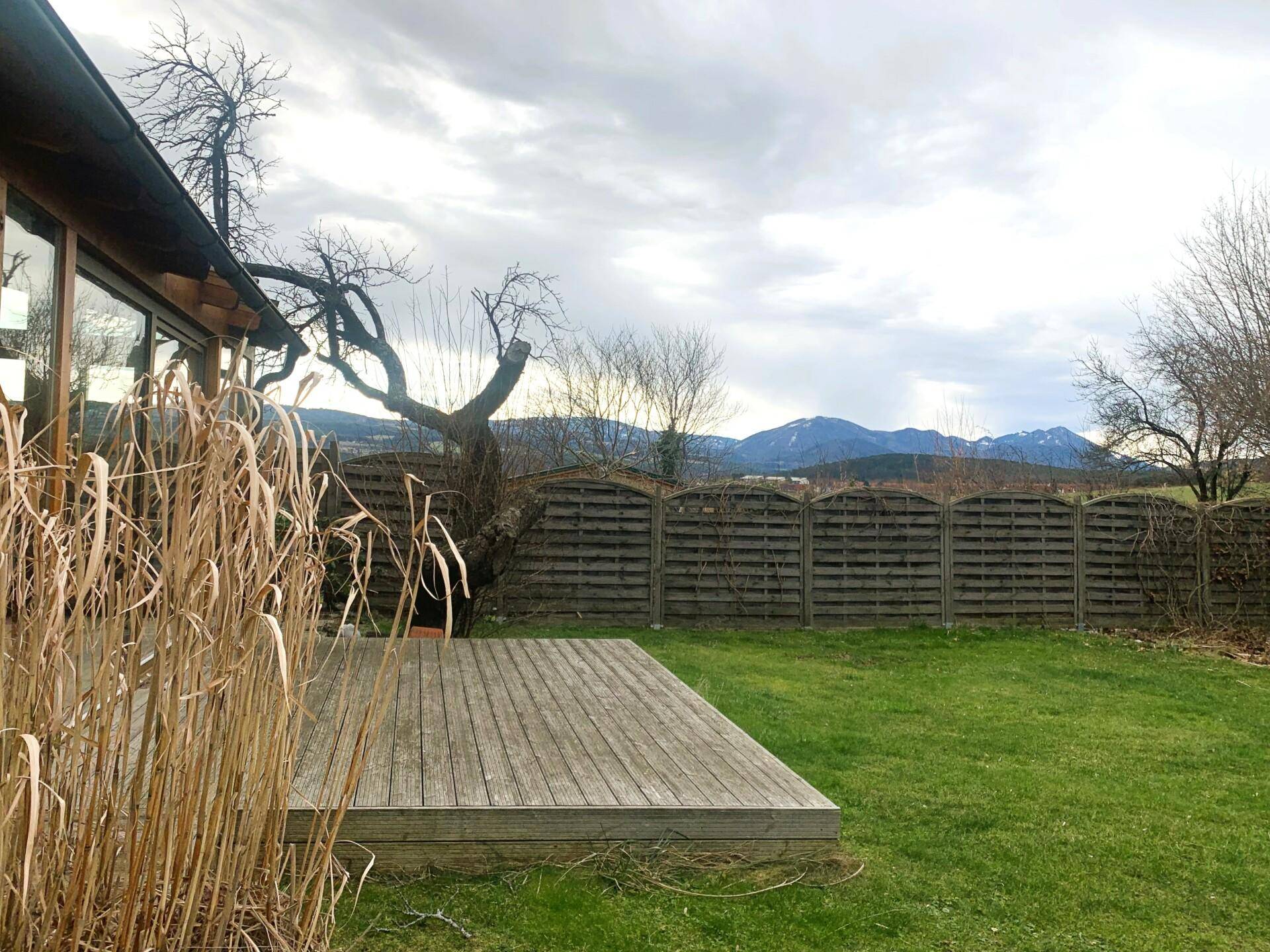 Terrasse mit Bergblick