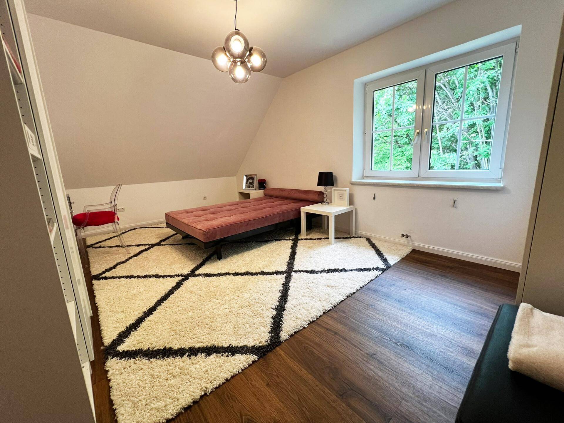 Schlafzimmer DG