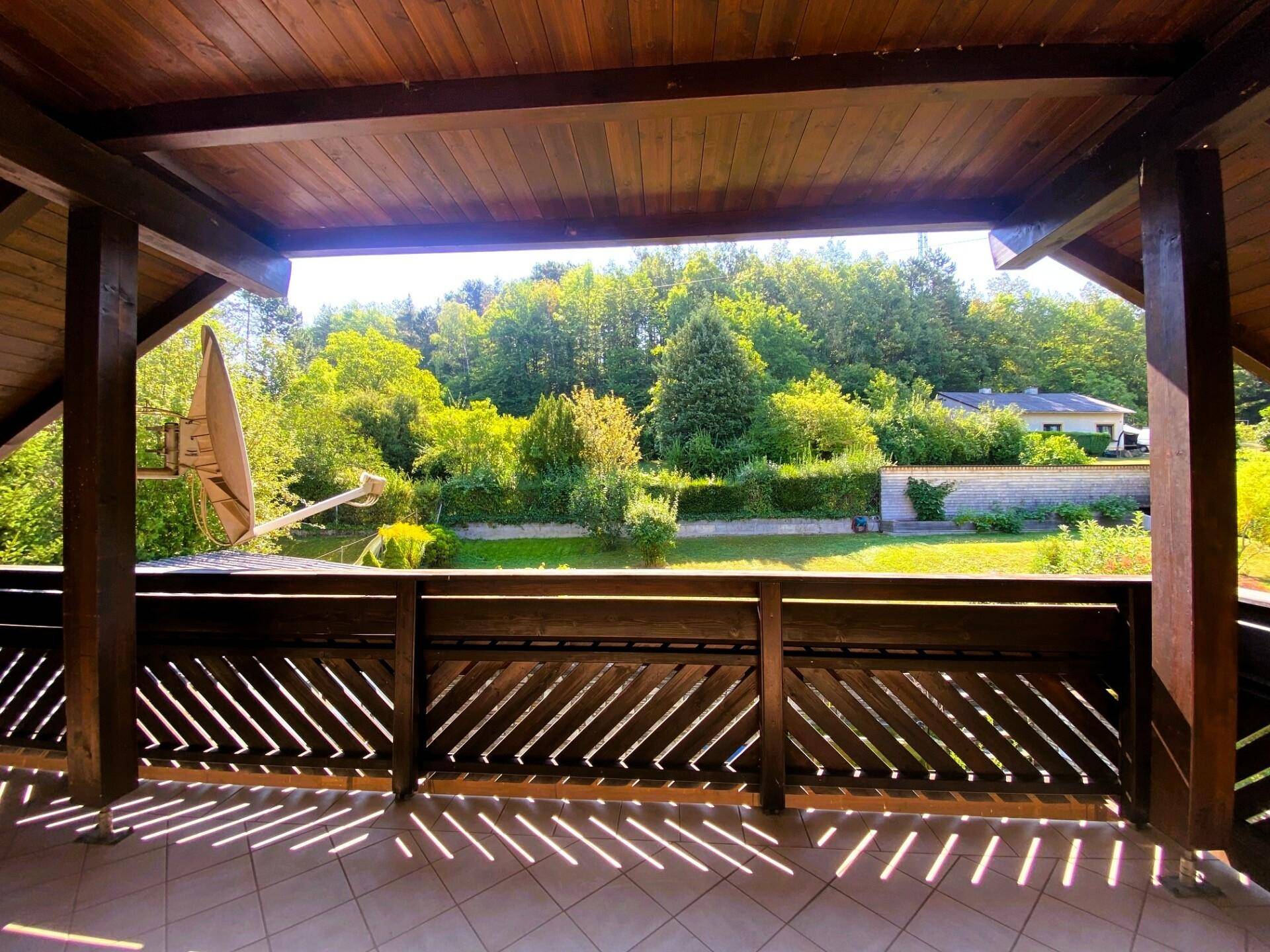 Aussicht vom Gartenbalkon