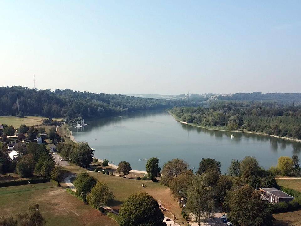 Drohnenaufnahme: Blick gen Donaualtarm