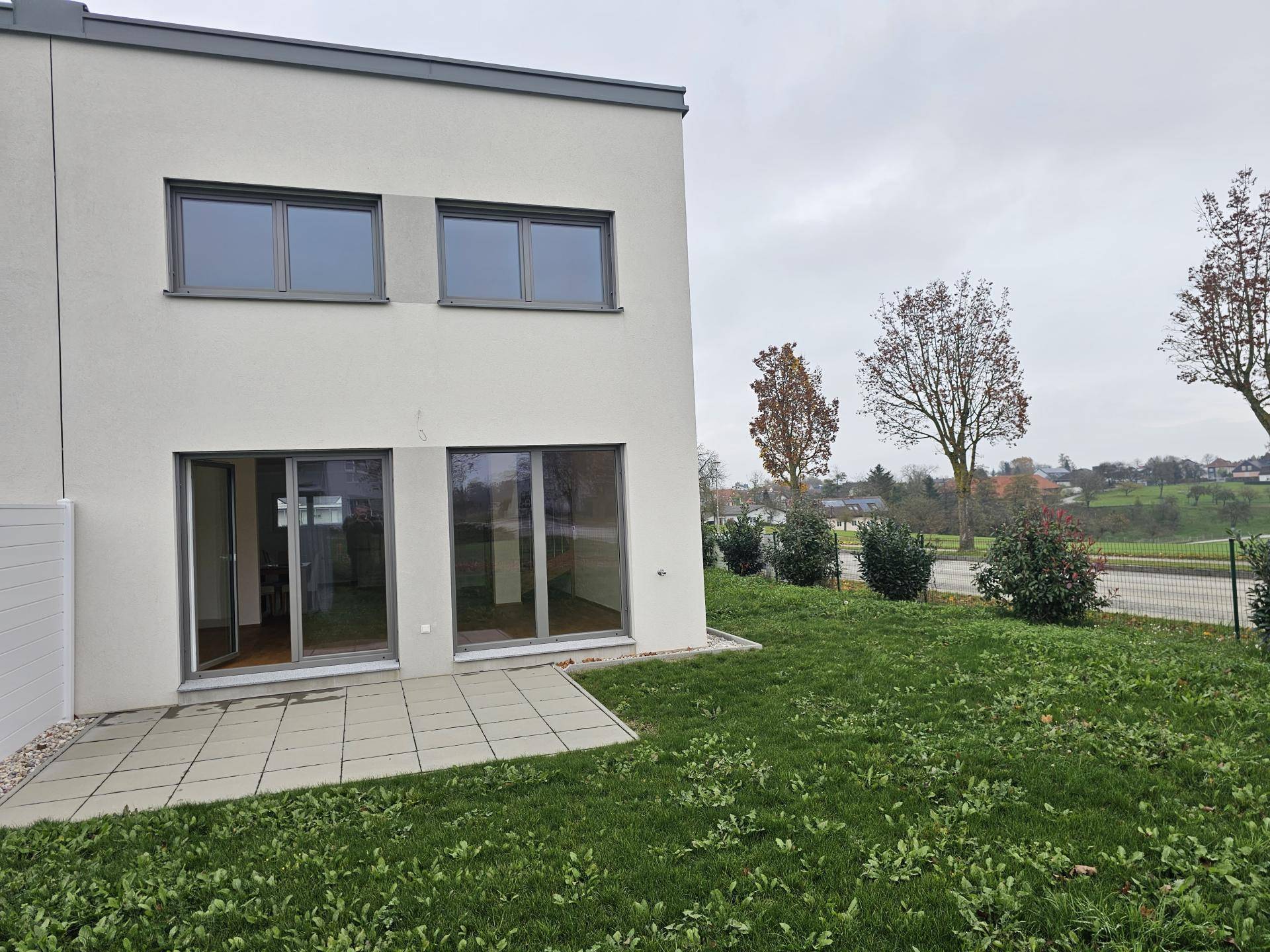 Doppelhaushälfte mit südseitiger Terrasse samt Eigengarten