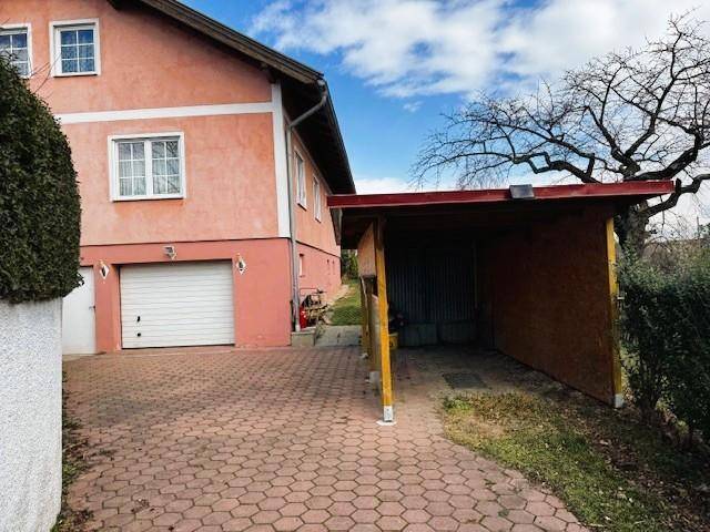 Garage und Carport für Ihre Fahrzeuge