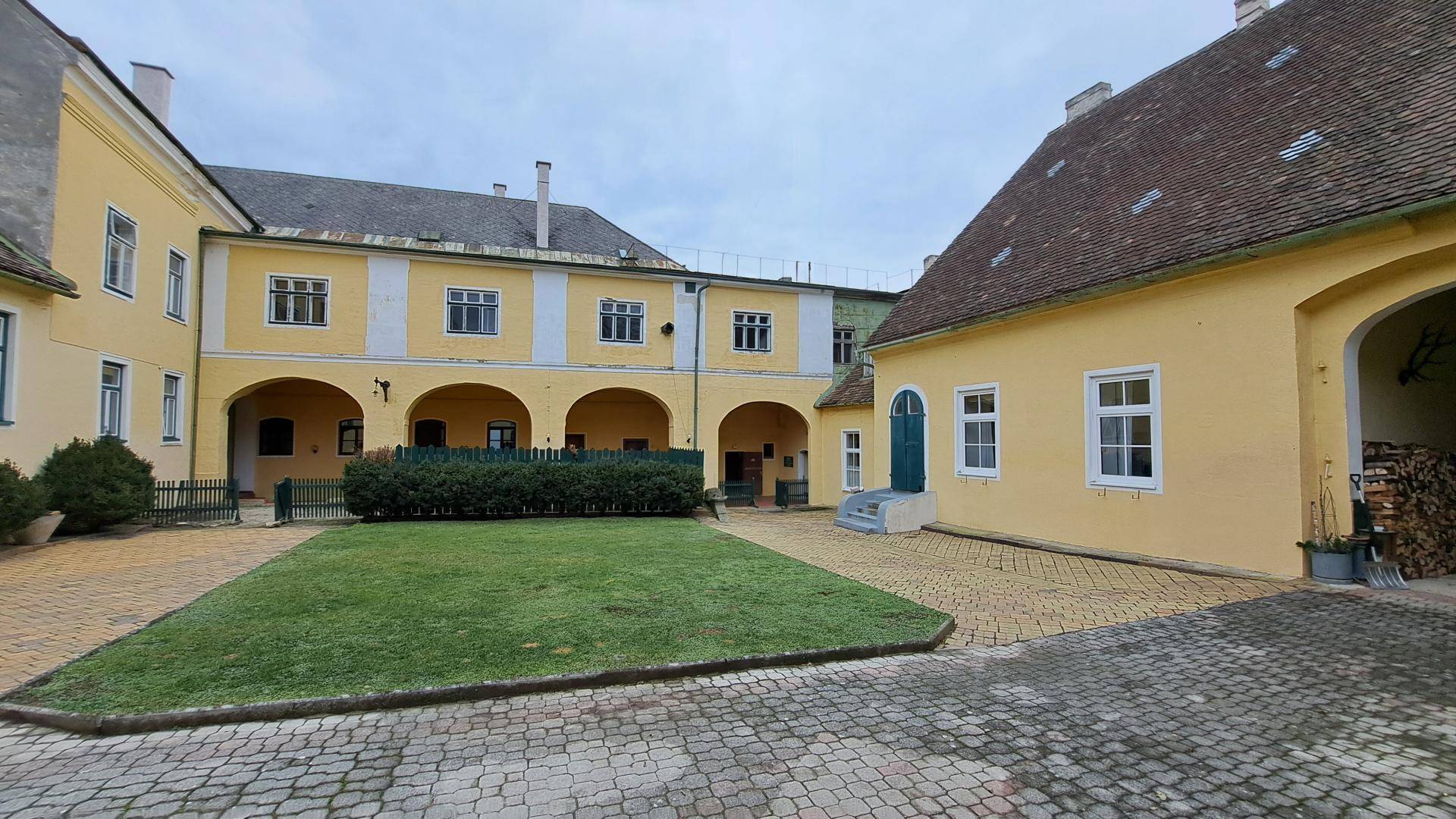 Innenhof Bild 1