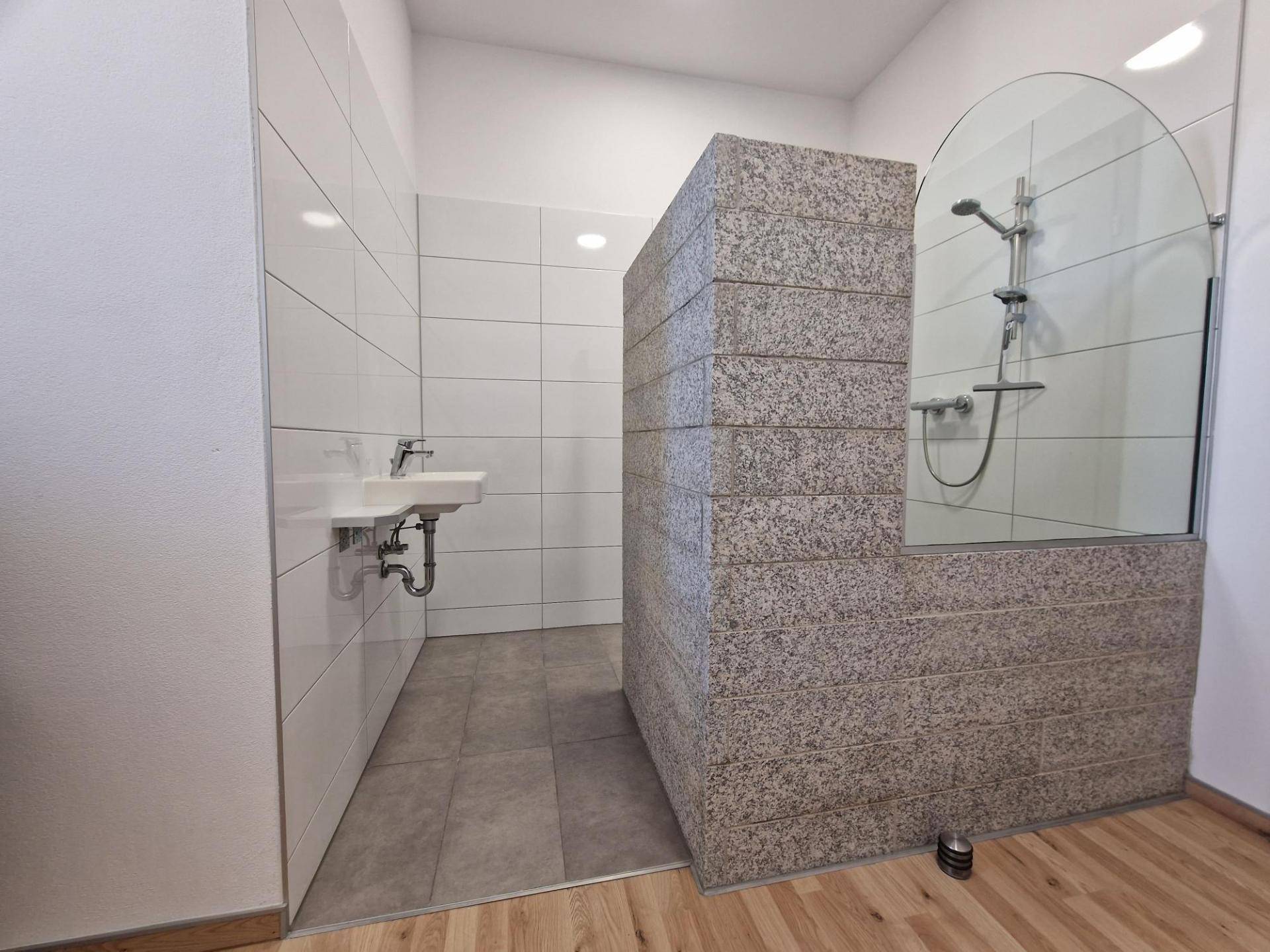 Dusche Damen