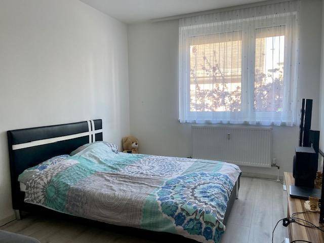 Schlafzimmer 1