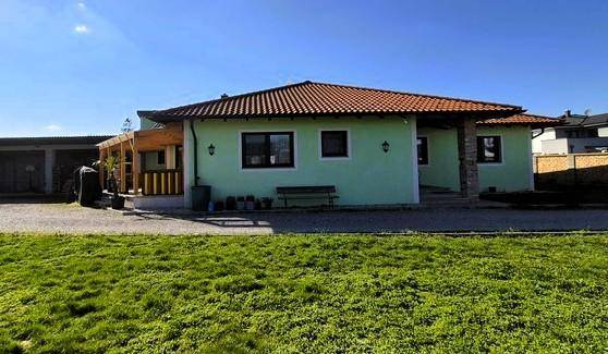 Bungalow, Einfahrt