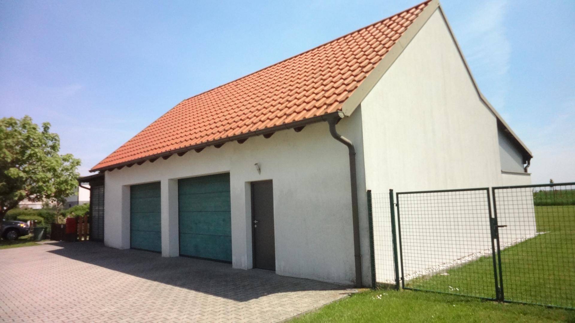 Garage für 4 PKW
