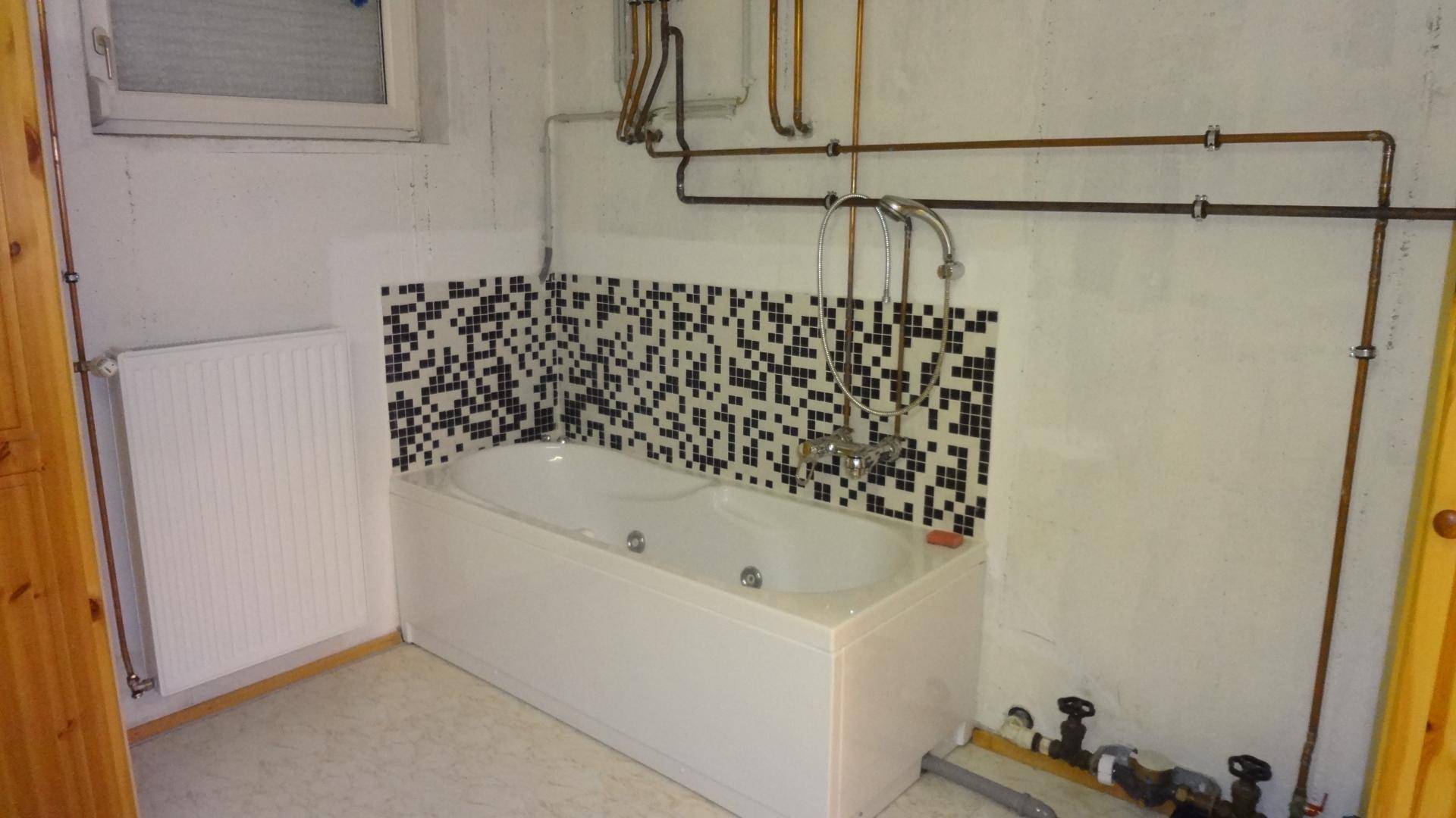 Badewanne im Keller