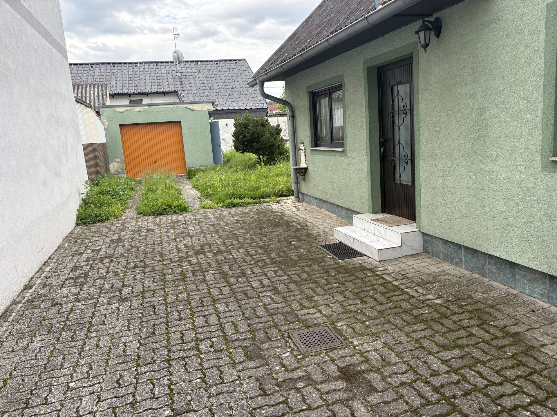 Zufahrt Garage