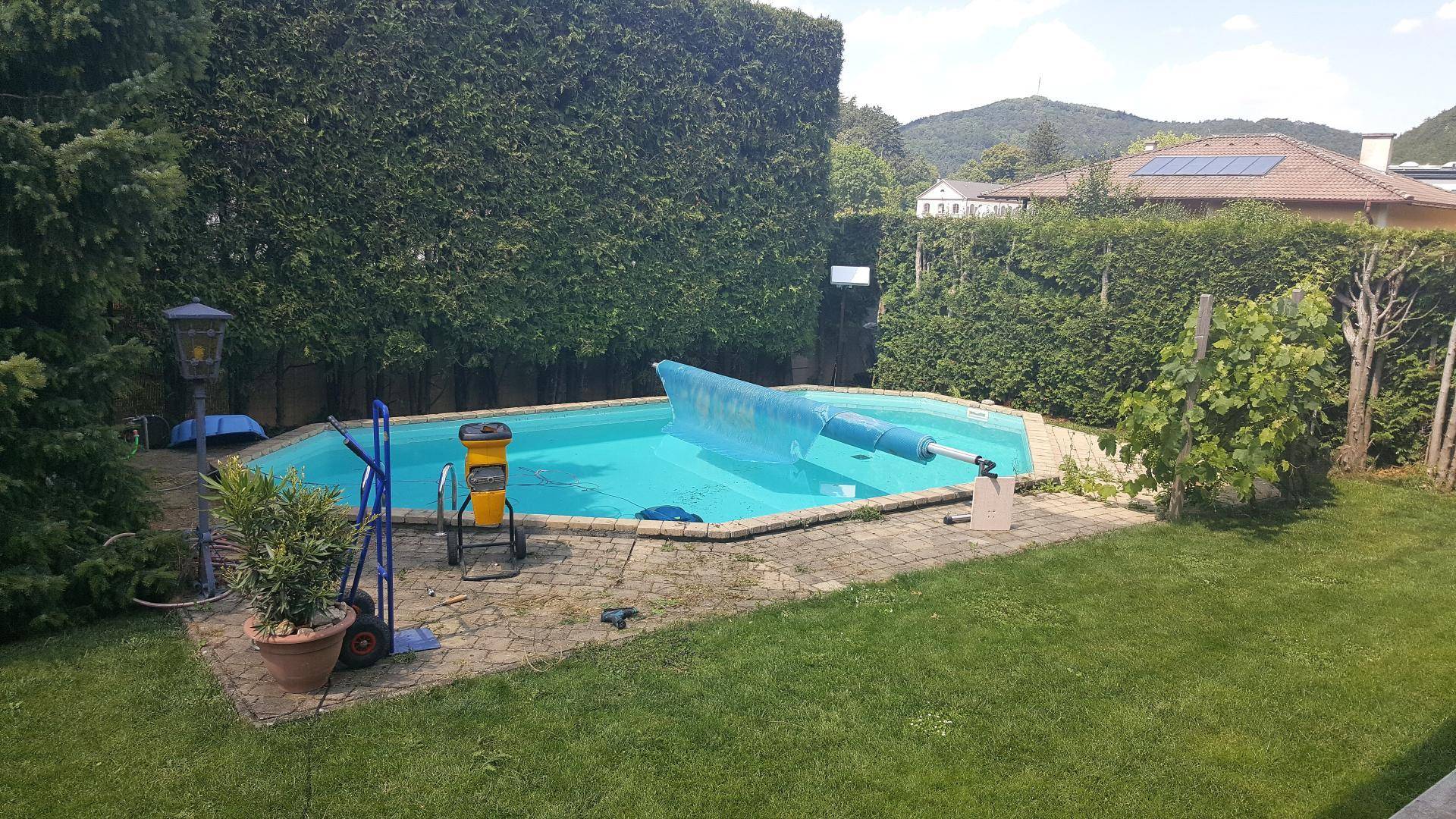 Pool01