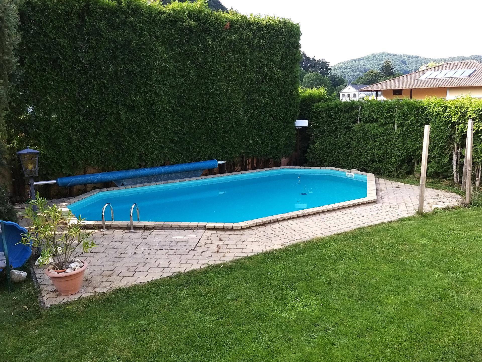 Pool02