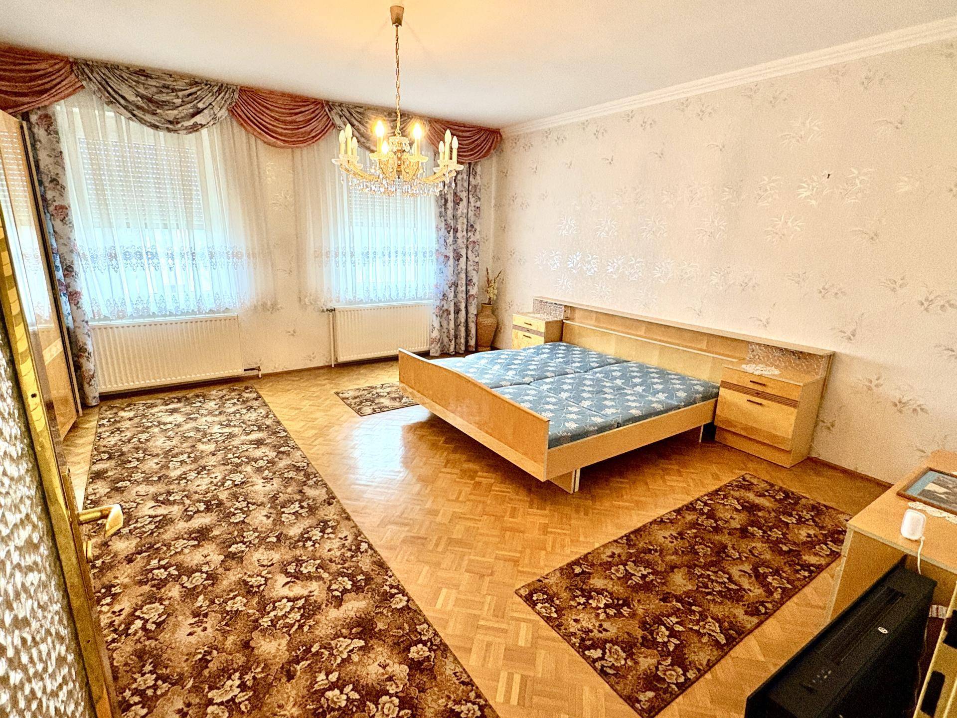 Schlafzimmer OG