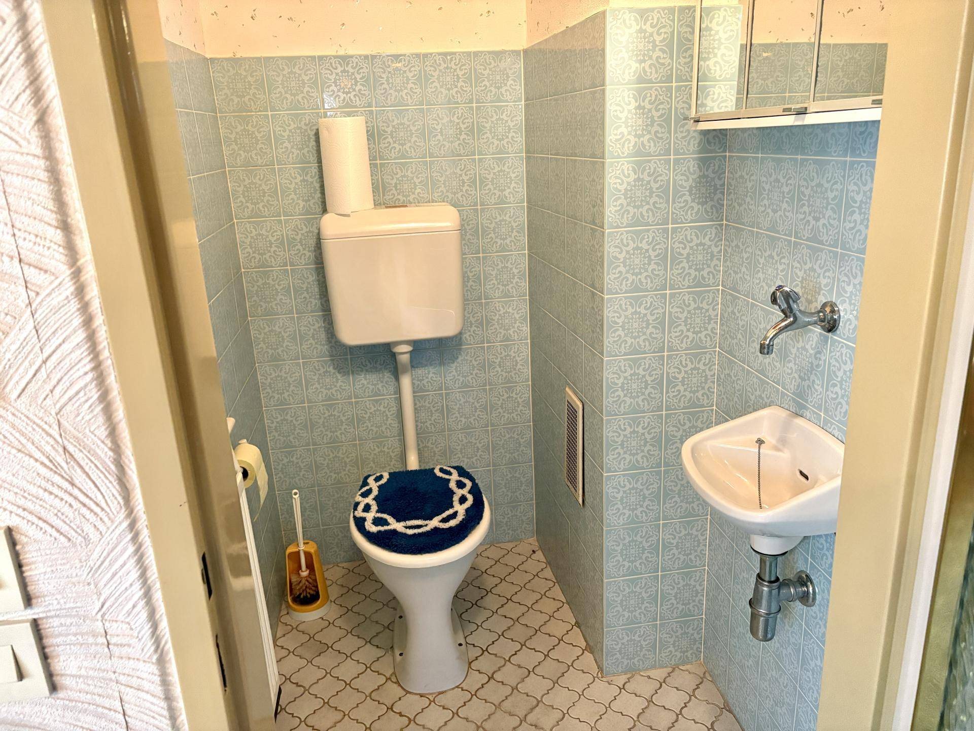separates WC OG
