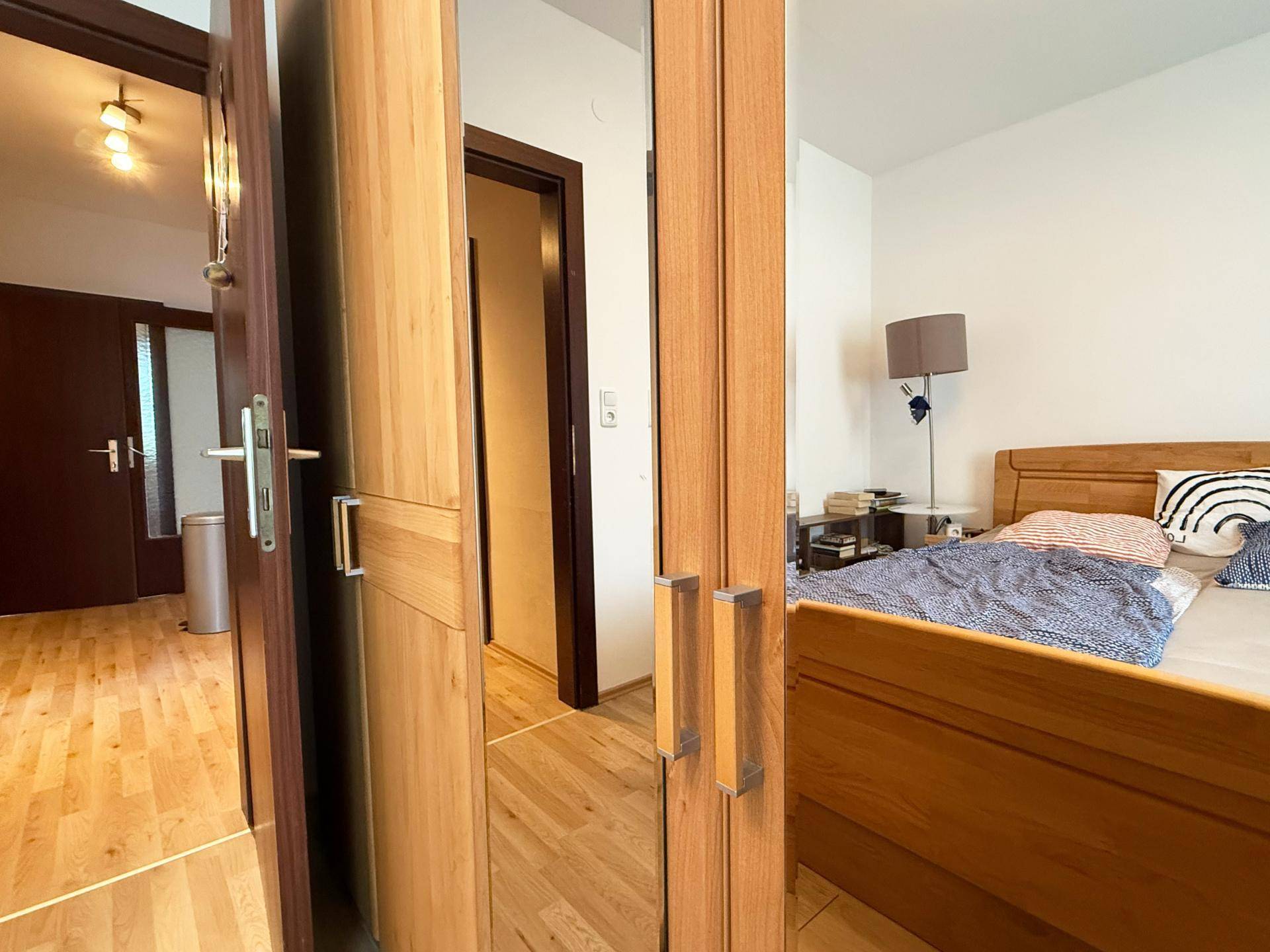 Blick ins Schlafzimmer
