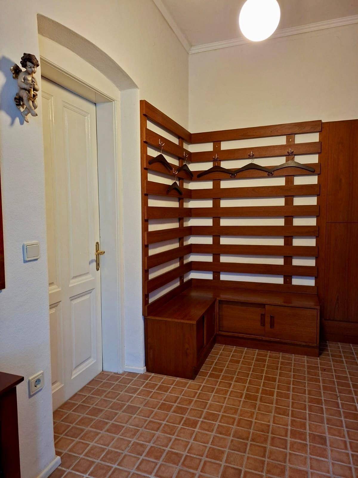 Vorraum und Garderobe