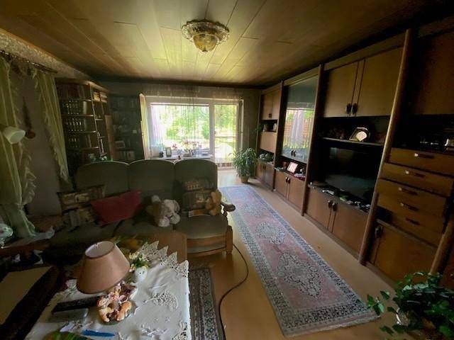 Wohnzimmer mit Ausgang zum Garten