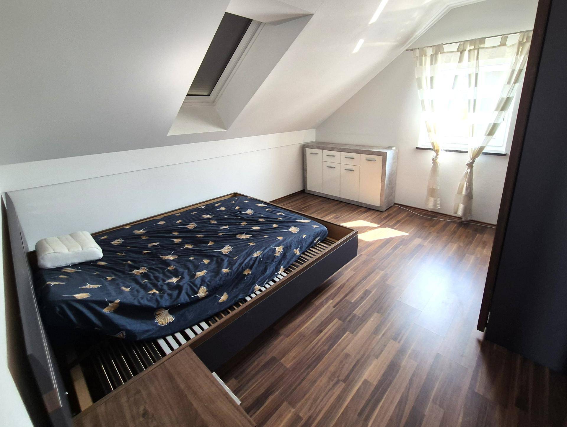 Schlafzimmer OG