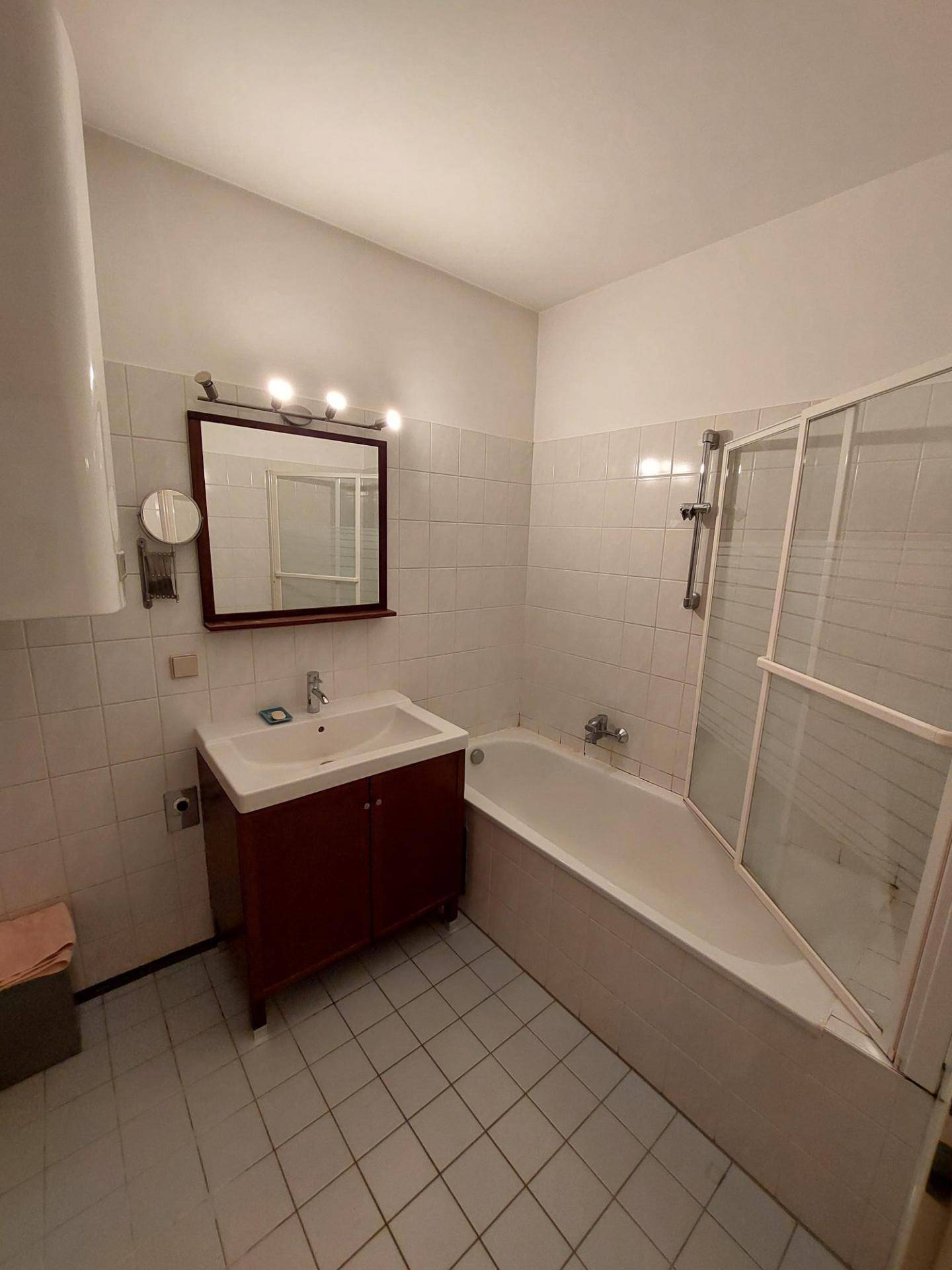 Bad mit Wanne